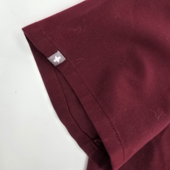 figs Uman Relaxed Jogger Scrub Pants and catarina one pocket top burgandy medium - Picture 4 of 13